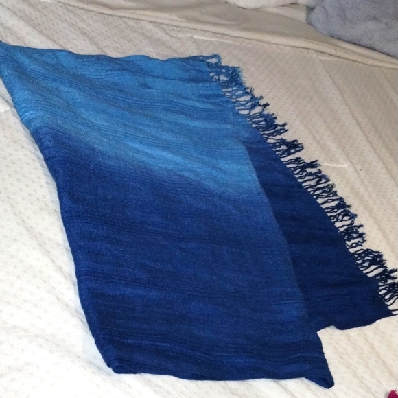 Accessories - Blue ombre extra large scarf